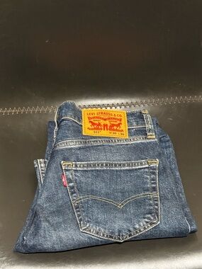 Levi's Slim Straight Men's Jeans in Medium Blue Denim